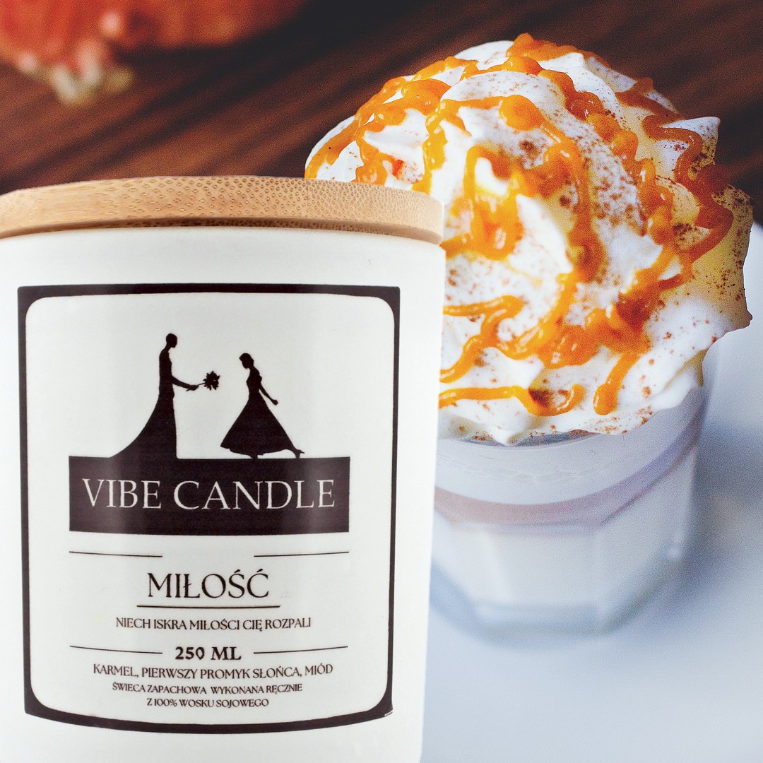 swieca-zapachowa-vibe-candle-milosc-karmel-1 VIBECANDLE Duftkerzen Liebe - Handgemachte – Bild 1